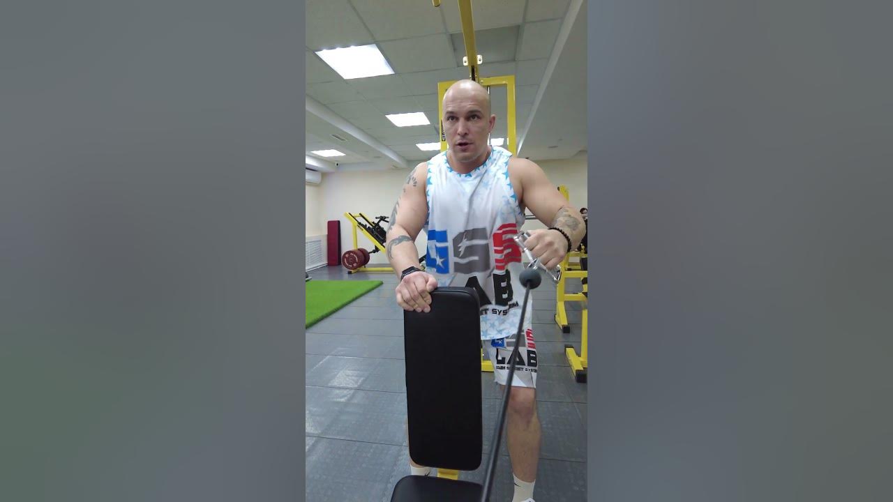 Кейси Вайатор тренинг спины тяга блока