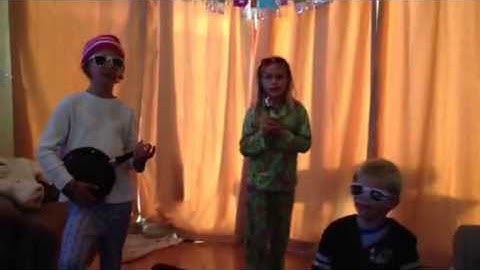 Kids perform Taylor Swift
