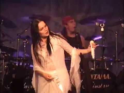 Найтвиш концерт 2013. Тарья турунен в платье. Тарья турунен концерт. Tarja turunen концерт. Тарья турунен оперная певица.