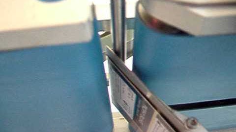 Top & Bottom Labeller