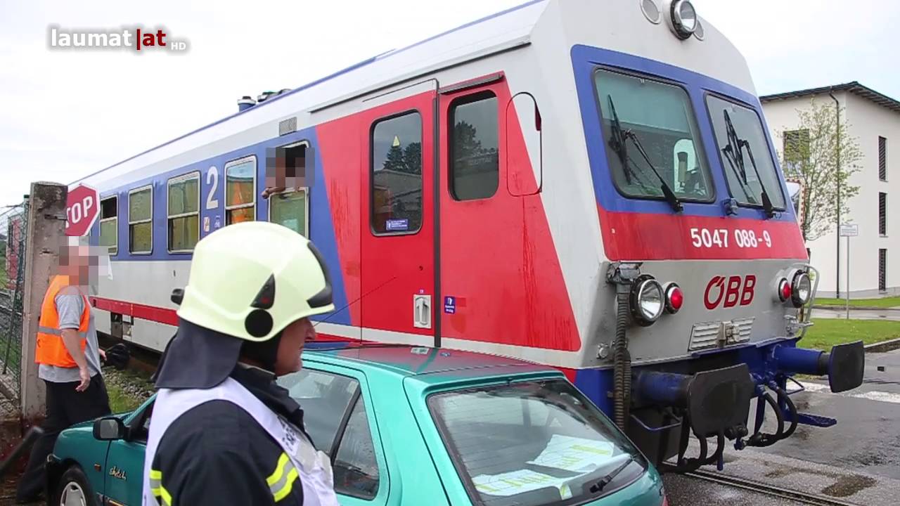 Verkehrsunfall zwischen Auto und Almtalbahn in Sattledt endet glimpflich