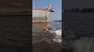 TIMBOI BERENANG KE SAMPING KAPAL TANKER DI LAUT JAKARTA! 🏊🏻‍♂️😱