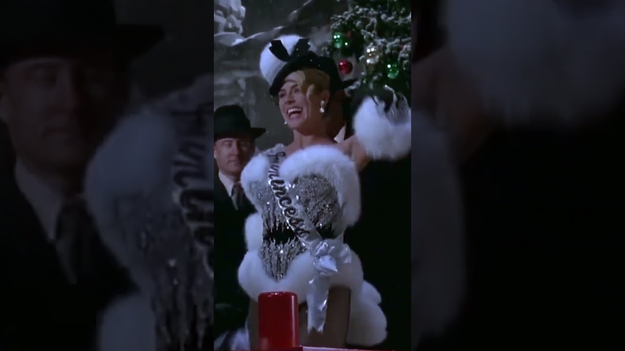 It's time to light the tree ✨