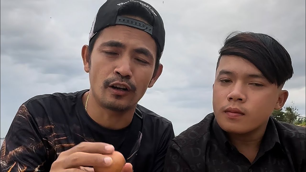 ញ៉ាំពងមាន់ ជាមួយនឹងបង្កង🤣