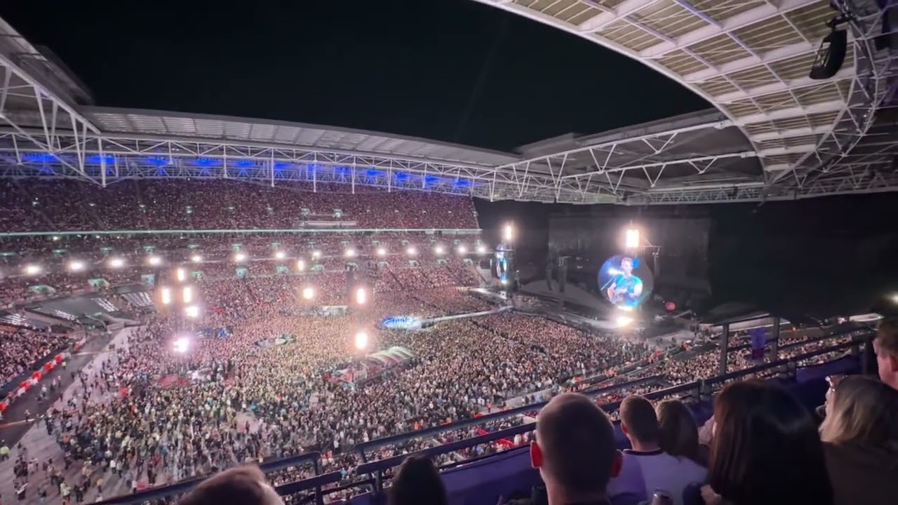 Coldplay - Dance with somebody live @ Music of the Spheres Tour. Wembley 2025