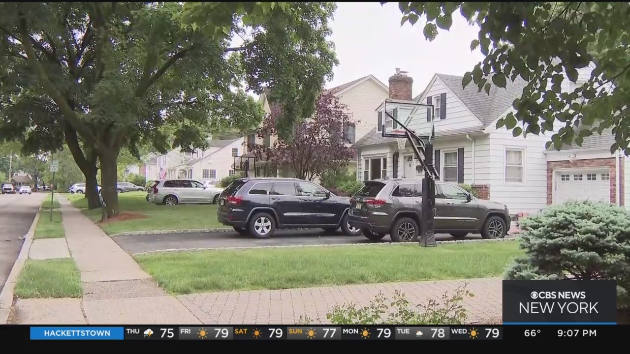 Glen Rock police seek 2 suspects in home invasion - YouTube