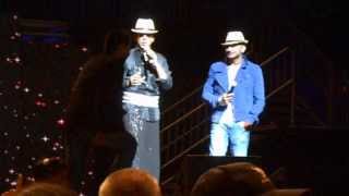 SRK, Yo Yo Honey &amp; guy from audience Lungi dance Part1