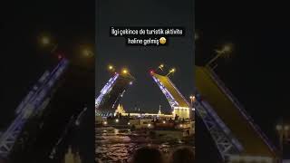St. Petersburgda Açılıp Kapanan Dev Köprü Saray Köprüsü Palace Bridge