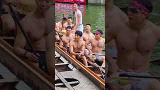 Foshan Diejiao Dragon Boat Drift: Muscular Rowers Show Off Strength and Skill #chinaculture