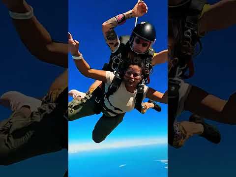 Best memory of skydive in Dubai #minivlog #dubai #dubaitour #dubaicity #dubaiexplorer #skydive