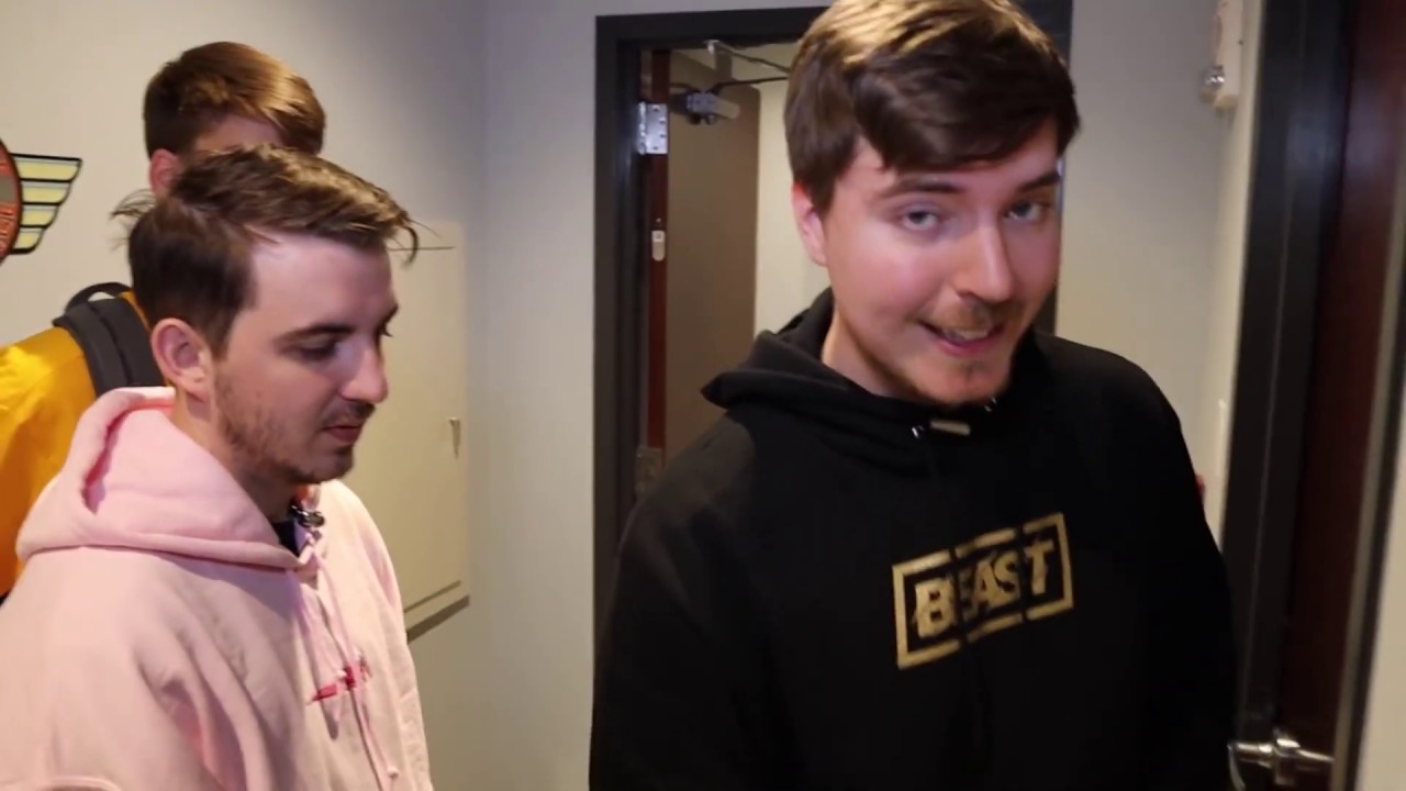 I Spent 24 Hours In A Doomsday Bunker - YouTube