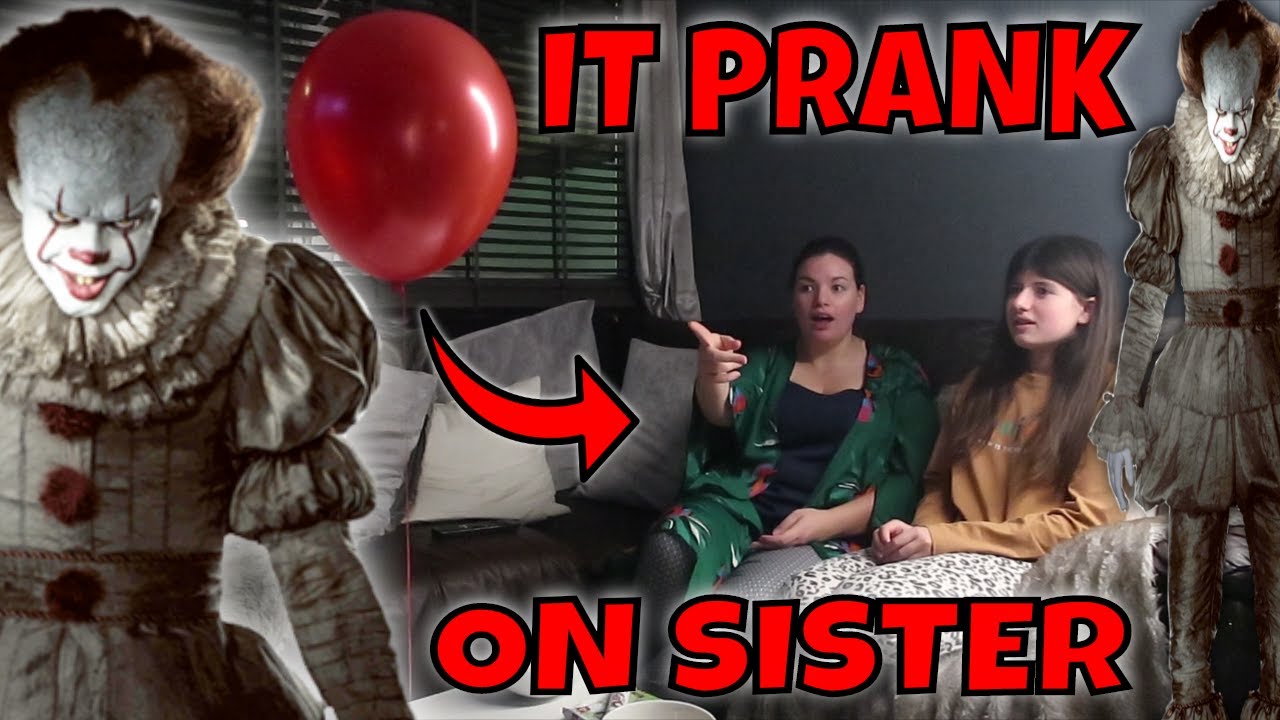 It Creepy Clown Prank On Little Sister Youtube
