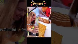 Das Glas Ist Festgeklebt