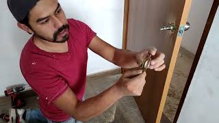 cómo instalar una chapa para puerta