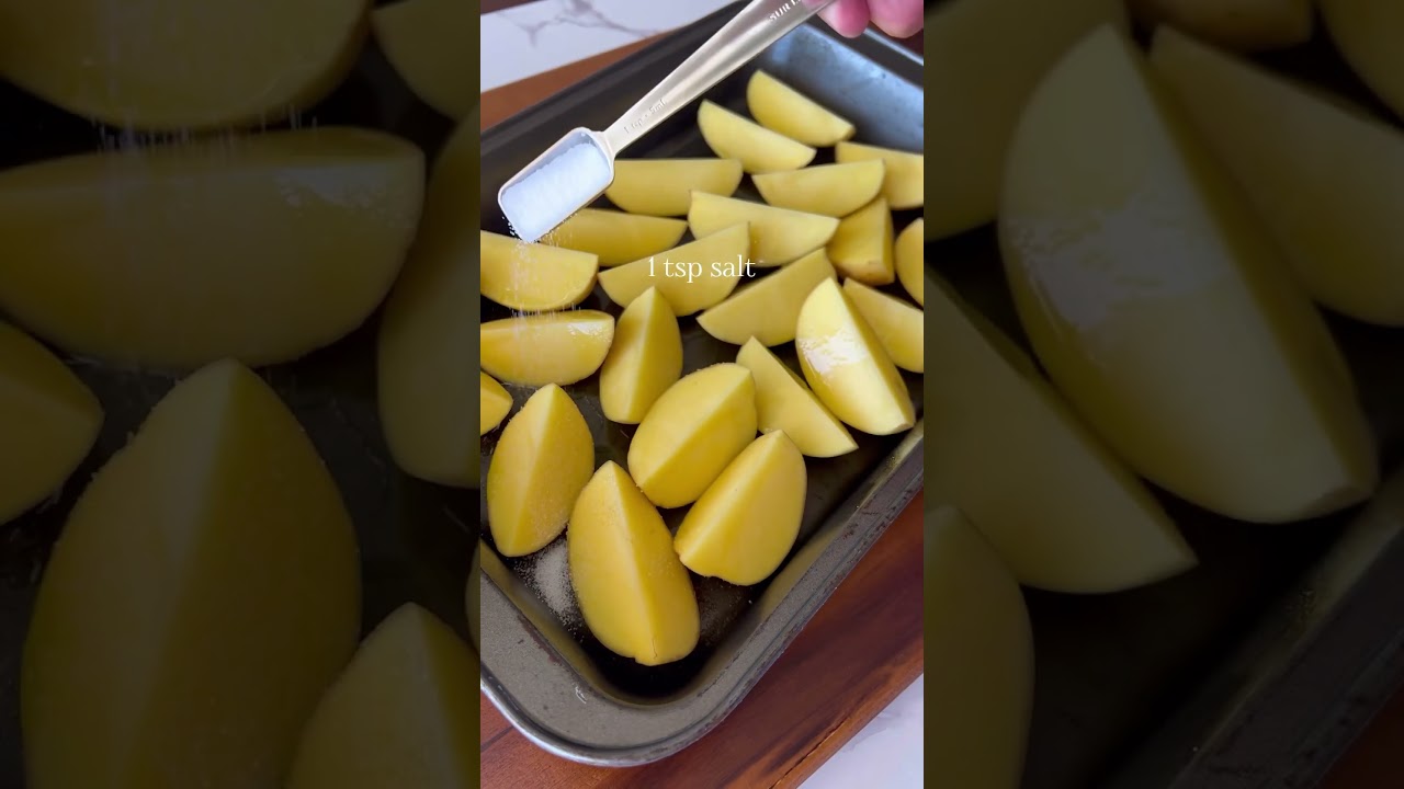 Greek lemon potatoes🍋 recipe in the comments or at spoonfulofsi.com💛 