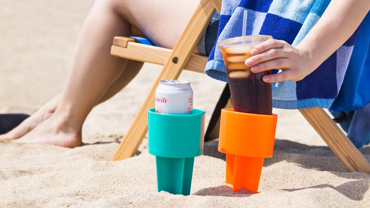 No-spill, sand-free drinks at the beach.