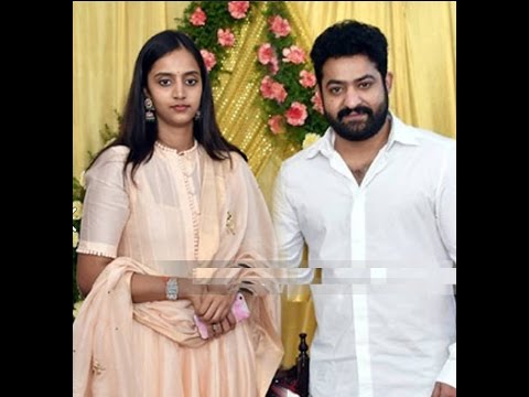 Jr Ntr With His Wife Lakshmi Pranathi Lovely Beautiful Video Youtube Lakshmi pranathi height 5 feet 5 inches (165 cm) and weight 54 kg (119 pounds). jr ntr with his wife lakshmi pranathi lovely beautiful video