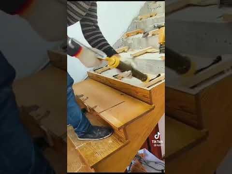 تركيب درج بواسطة قوالب خشب
