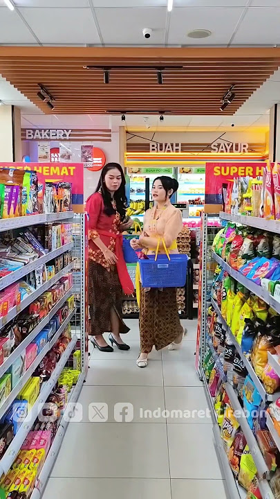 Cewek BERKEBAYABelanjanya ke Indomaret karena selalu ada #PromosiIndomaret #PalingMurah