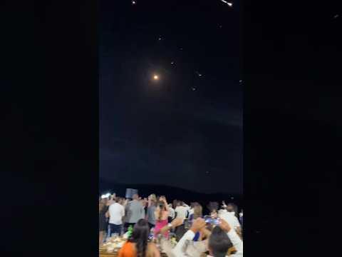 الصواريخ الايرانية تمر من فوك حفلة في لبنان باتجاه ت ل اب ي ب ترند اكسبلور تحشي شعر 