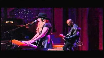 ZZ Ward - 365 Days Letterman 12-10-2013