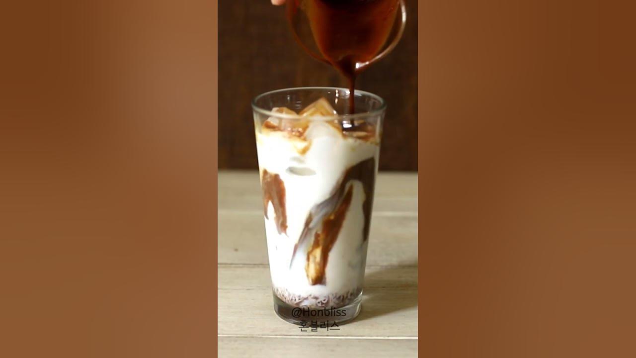 lotus latte 로투스라떼 #coffee #homecafe #coffeelatte #coffeerecipe # ...