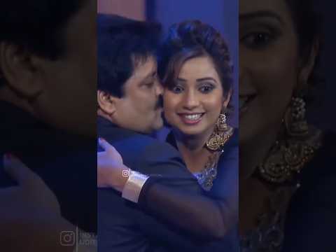 Udit Narayan kiss Shreya Ghoshal ❣️❣️❣️#uditnarayan #shreyaghoshal #viral #shorts