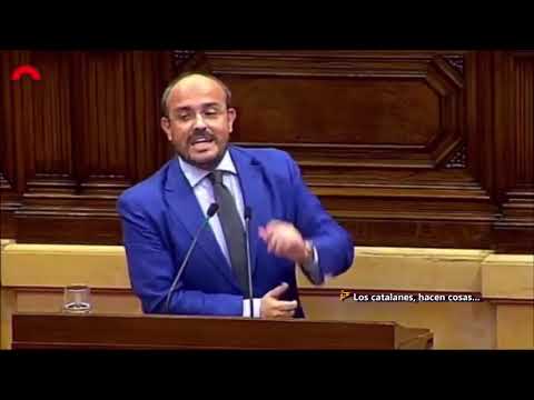 Alejandro Fernandez (PP) le canta una canción de Manolo Escobar a Torra en el Parlament