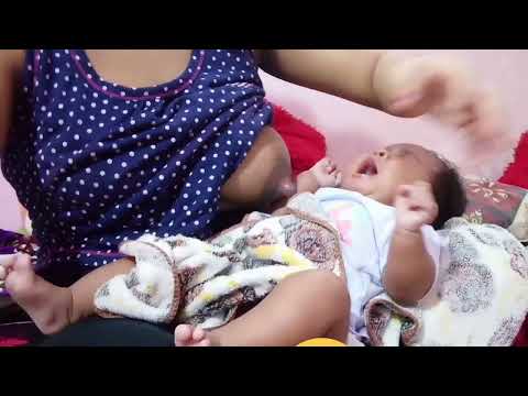 Breastfeeding Vlog//Giving medicine to baby with Breastmilk