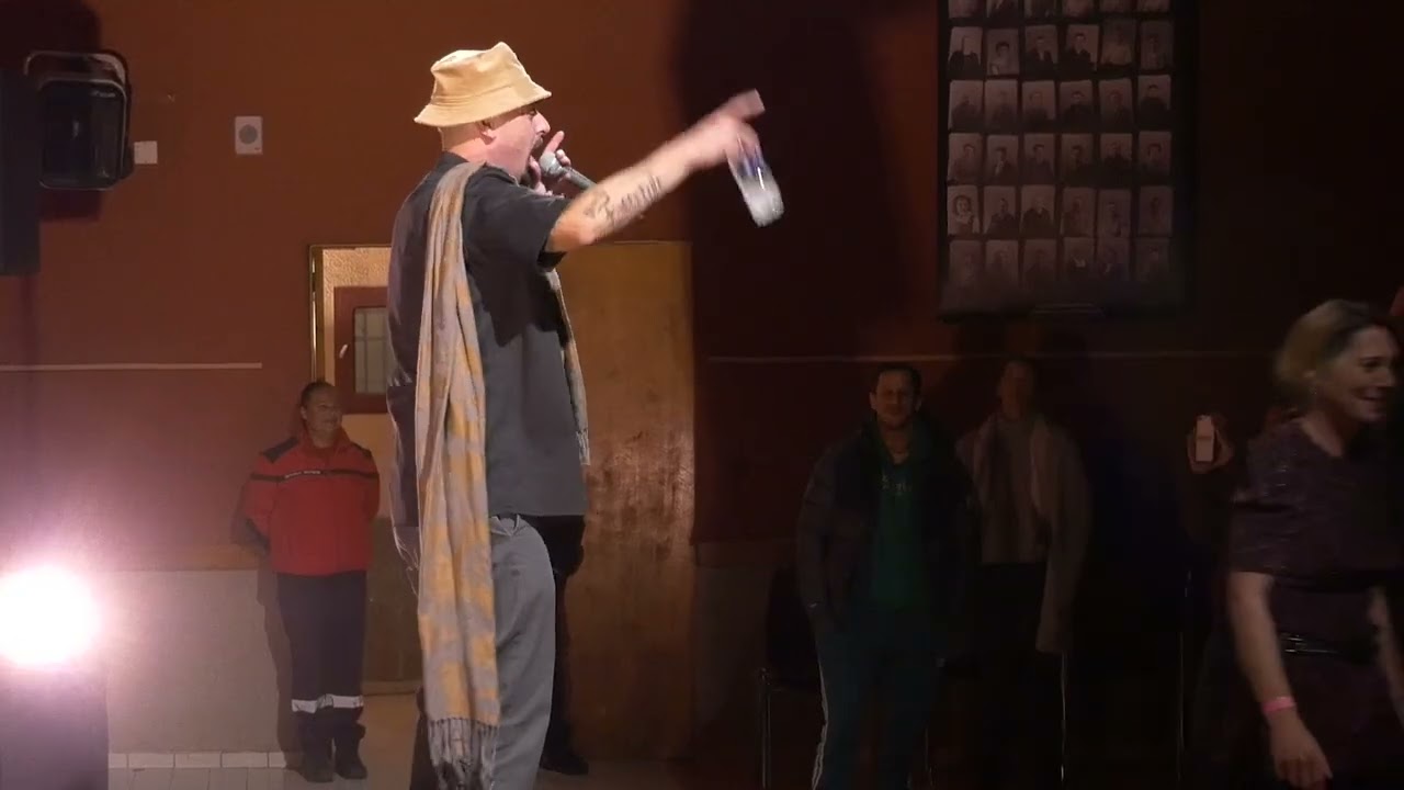 Uploads from Les Amis du Verbe