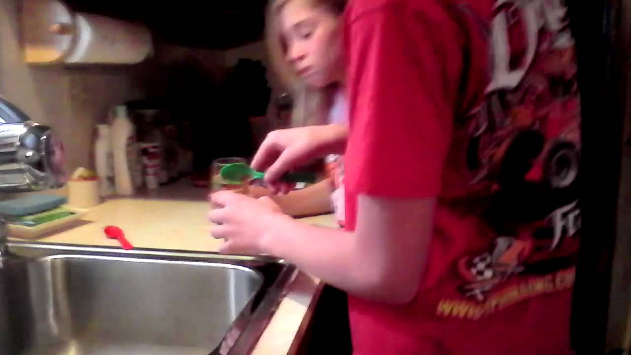 Cinnamon challenge (FAIL) YouTube