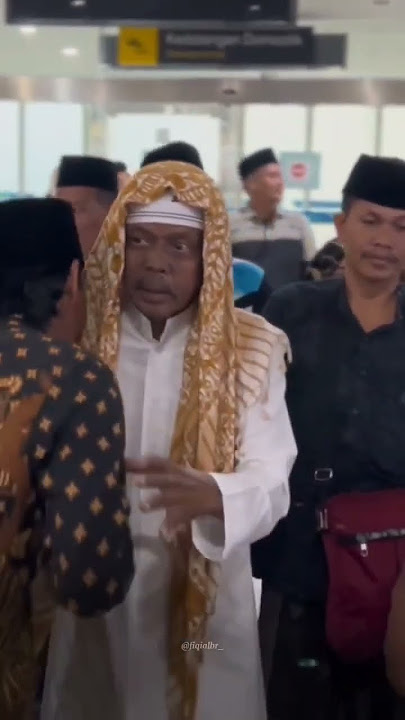 Moment Haru cucu Aba Gunjek peluk ibundanya usai melaksanakan ibadah haji. #haji #mekkah
