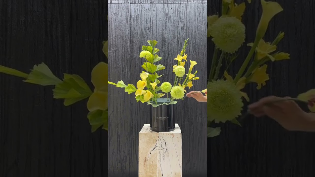 Instructions for arranging flowers in blue tones 