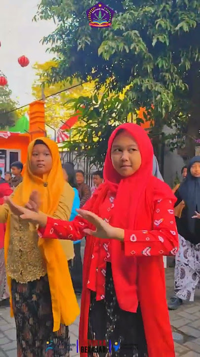 Sekolah Arek Suroboyo Menari