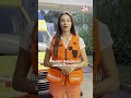 Prvi put vidimo missicu na radnom mjestu, daje savjete kako prebroditi toplinski udar