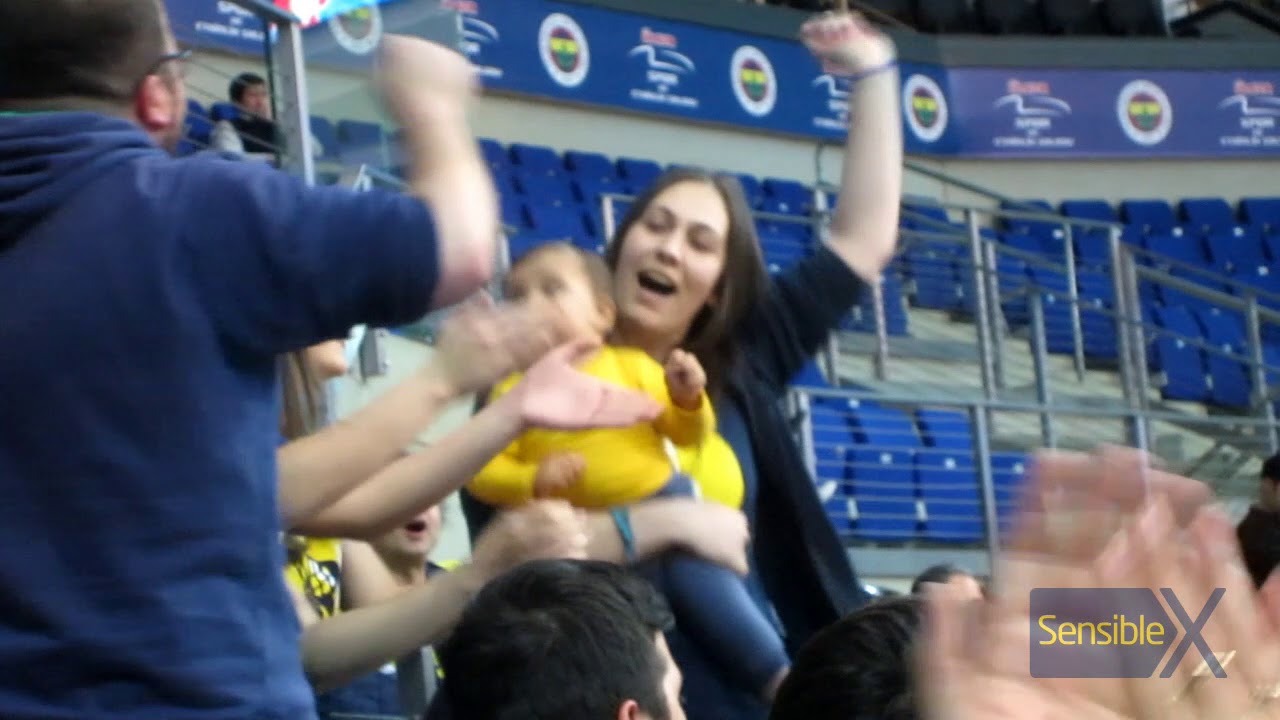 Küçük bir çocukken Fenerbahçe heybetinden büyülenenler arasına bir ufaklık daha katılır