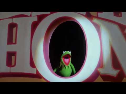 Abertura do teletom dos muppets (4K)