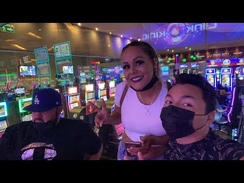 XiYangYang | 360° view Mirage Hotel & Casino Las Vegas slot gaming floor + atrium