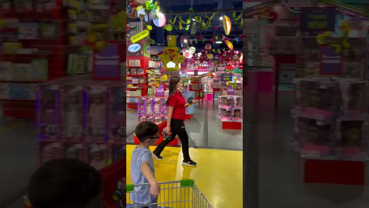 Dubai Mall Toys Store & My Lovely Dana 😍😄