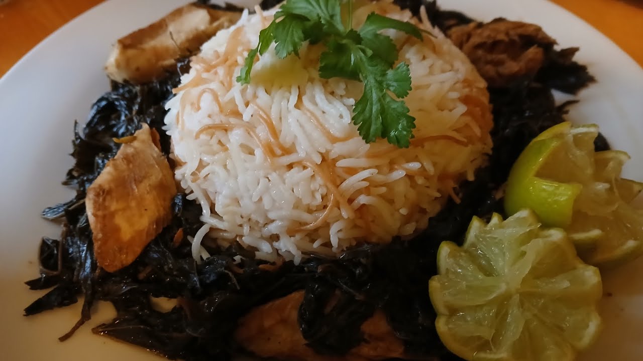 طريقة عمل الملوخية بالدجاج خطوة بخطوة | نكهة خرافية ونتيجة مضمونة 100٪