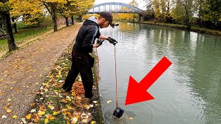 This canal has surprises in store for us! Magnet fishing