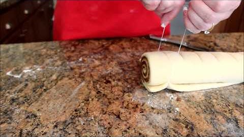 Easiest way to cut Cinnamon Rolls