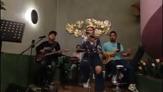 Kupilih Dia Cokelat cover SoulPlay ft. Mayang Joseph at La Isola