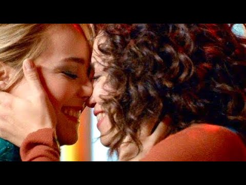 Lesbian Kiss - Lesbian Kissing - Girls Kissing - Patel Mara Rupiyavala - Luisita & Amelia Kiss Scene