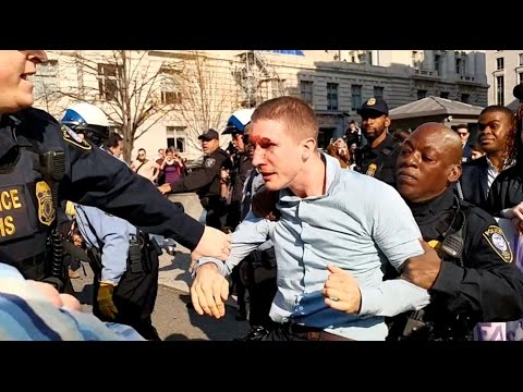 Neo-nazi Ian Fenwick attacks protesters outside NPI - YouTube