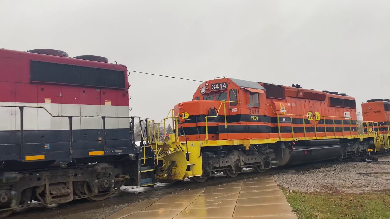 Huron & Eastern departing Durand Yard with ex RailAmerica!