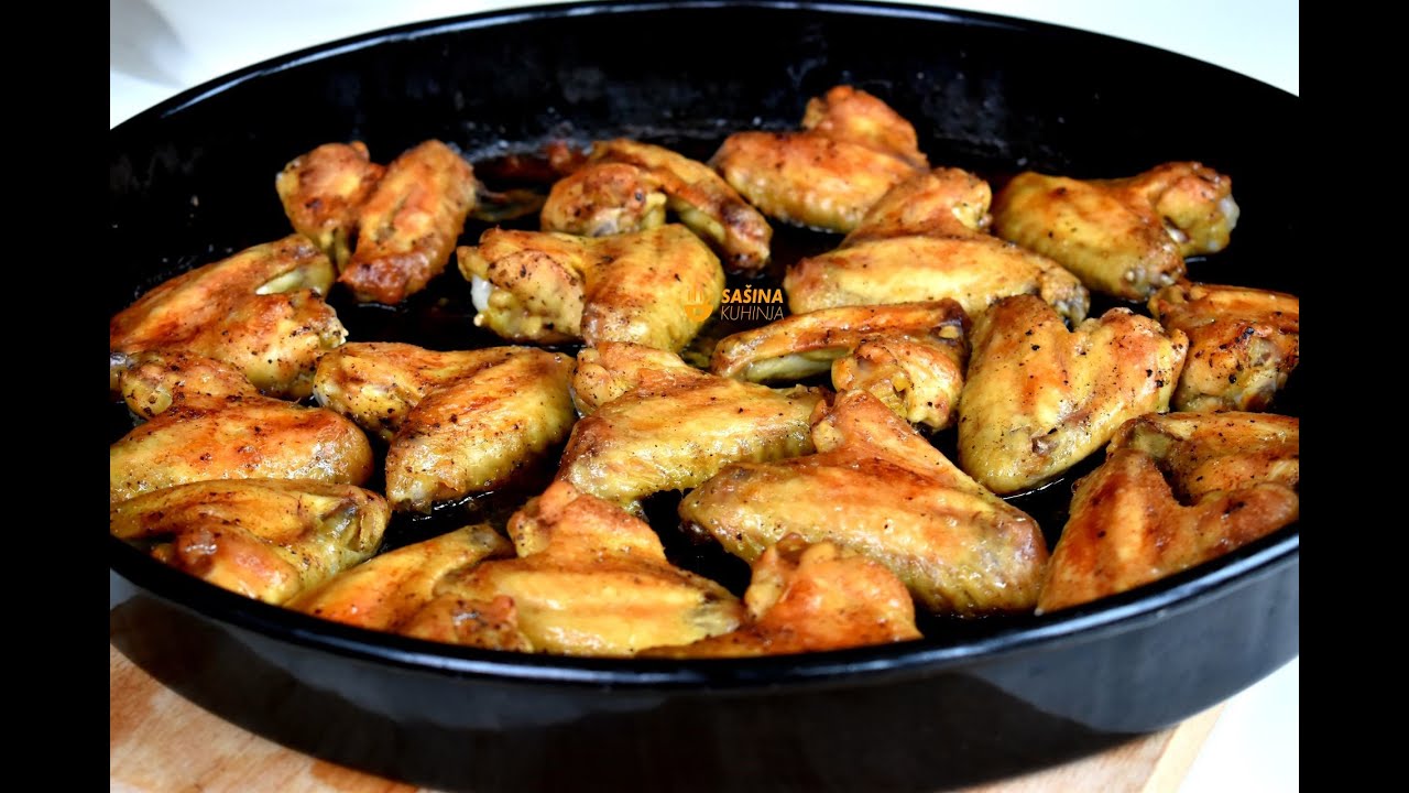 Pileća krilca sa pivom, domaća juha, pire krumpir, umak - Oven Beer Chicken Wings