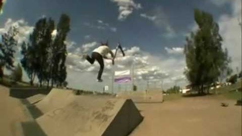 Billie Rainbow scoots the USA