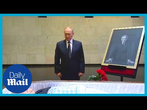 Putin lays flowers at open casket of Mikhail Gorbachev