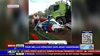 Viral Truk Tabrak Mobil Patroli Jalan Raya